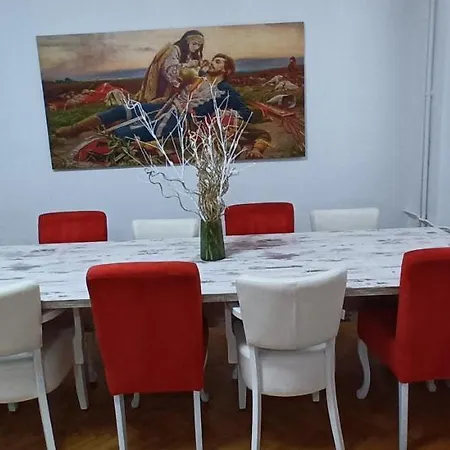 Abc Budget For 8 People, Republic Square Apartment *